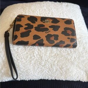 NWOT Coach Tan and Black Animal Print Wallet